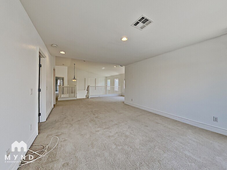 Building Photo - 105 Tall Ruff Dr