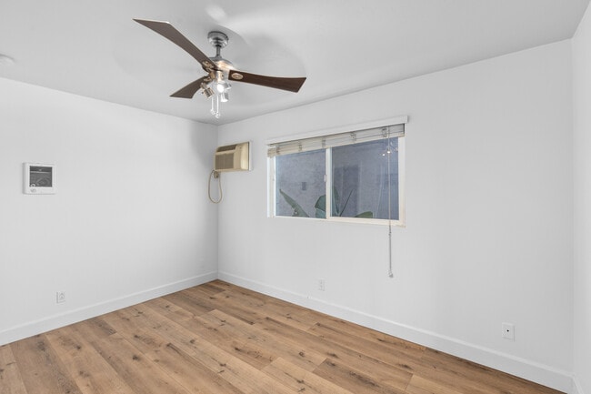 Building Photo - 725 Washington Heights Rd