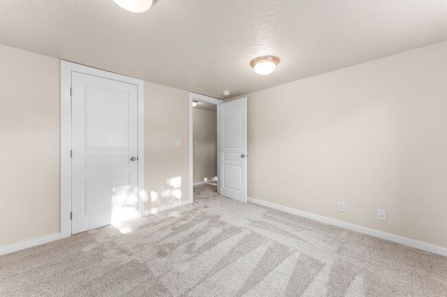 Building Photo - Exceptional Boise West Bench Home