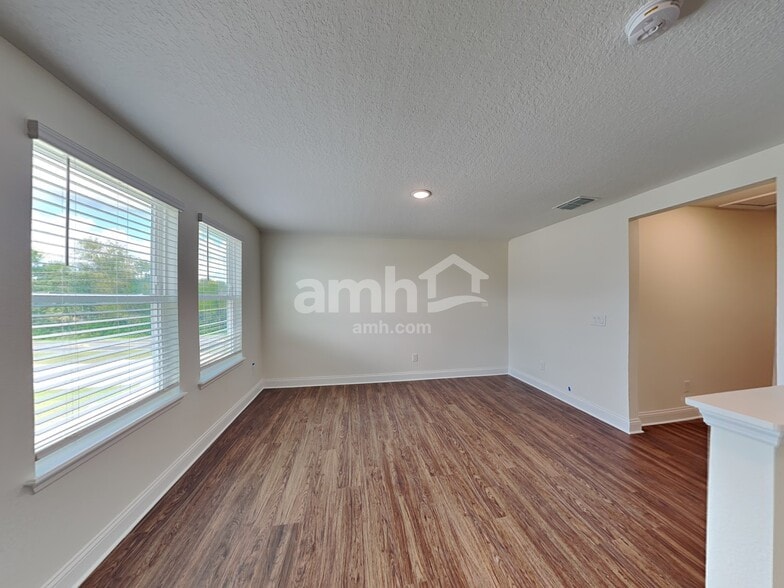 Building Photo - 900 Summer Stone Loop