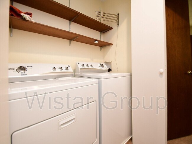 Building Photo - 16105 Arbor Ct
