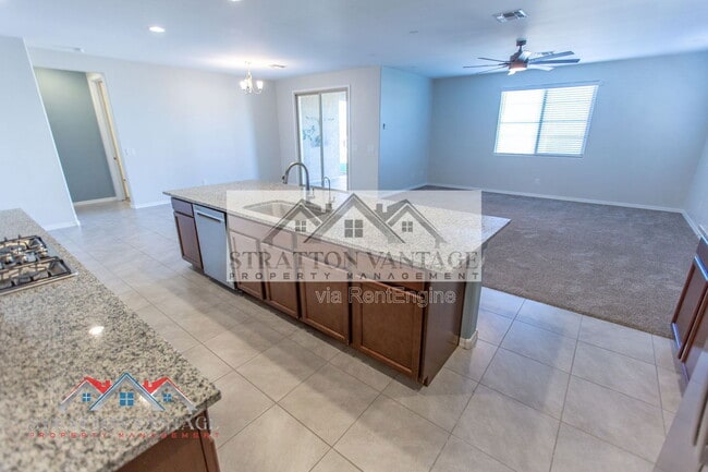 Building Photo - 22486 E Russet Rd