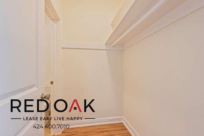 Building Photo - 1056 Normandie Ave