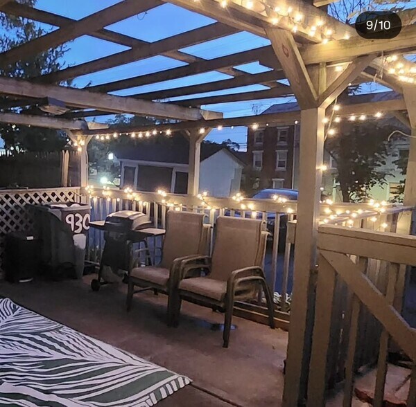 Fantastic patio for al fresco dining - 930 Green St