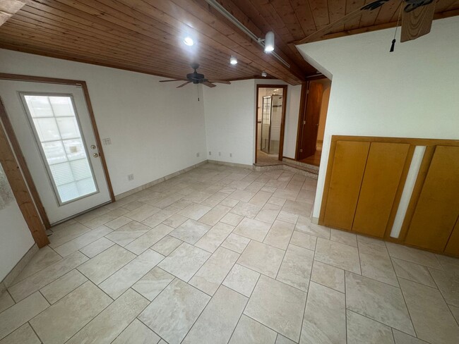 Building Photo - 3 dwelling property located in Rio Linda