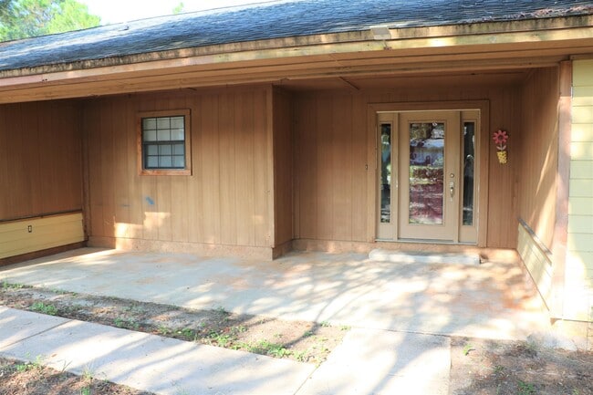 Building Photo - 2031 Casa De Oro St