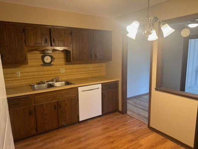 Building Photo - Updated 3 bed overlooking Pond. Available ...