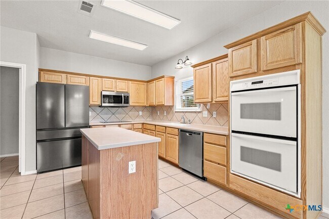 Building Photo - 5806 Chuckwagon Cir