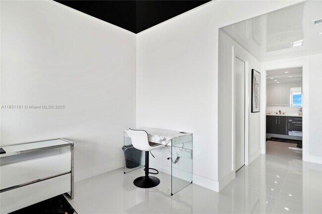 Building Photo - 4020 Galt Ocean Dr