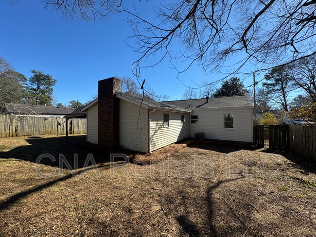 Building Photo - 1826 Clearwater Dr SE