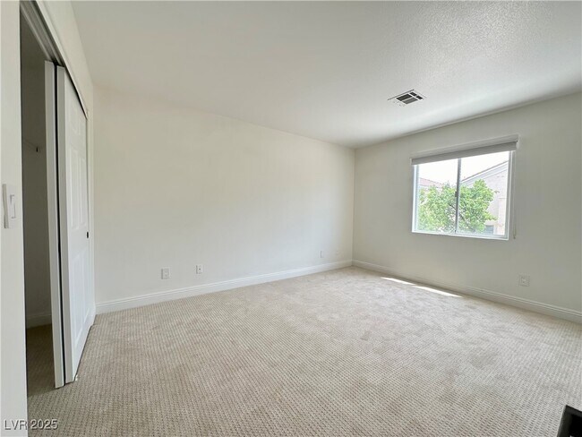 Building Photo - 283 Crooked Tree Dr
