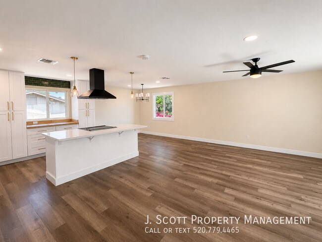 Building Photo - 3459 W Evans Dr