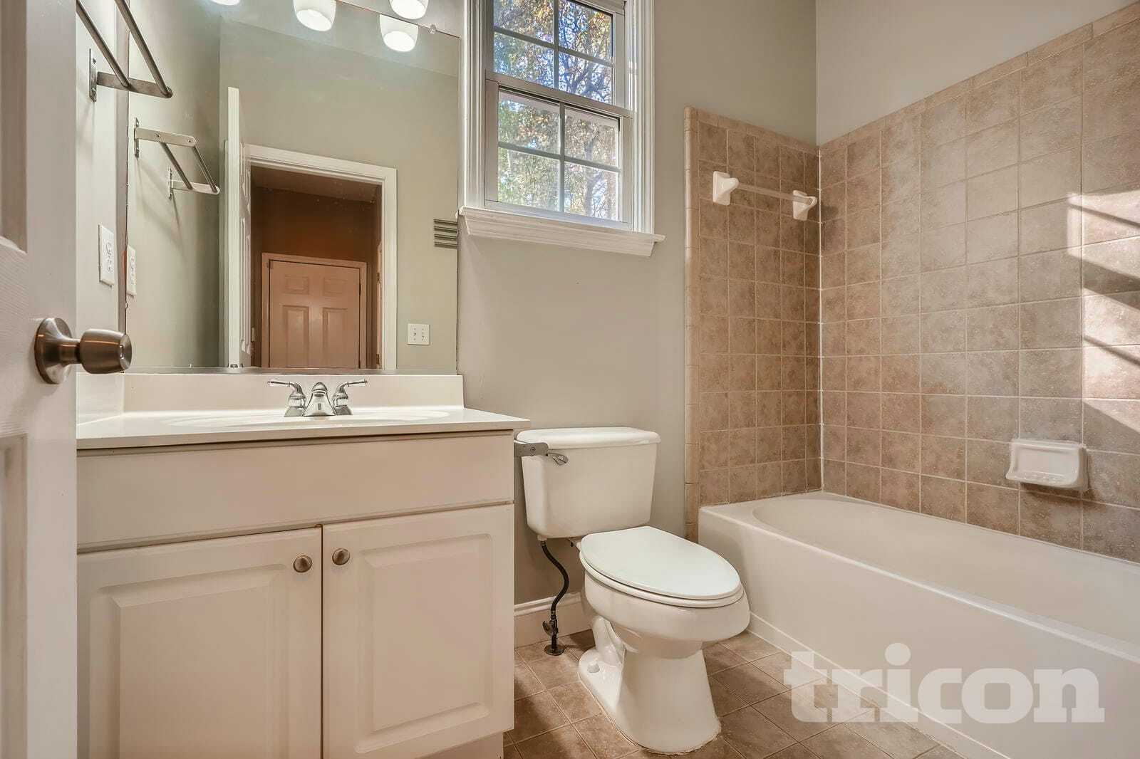 Building Photo - 22 Vinings Lake Dr SW