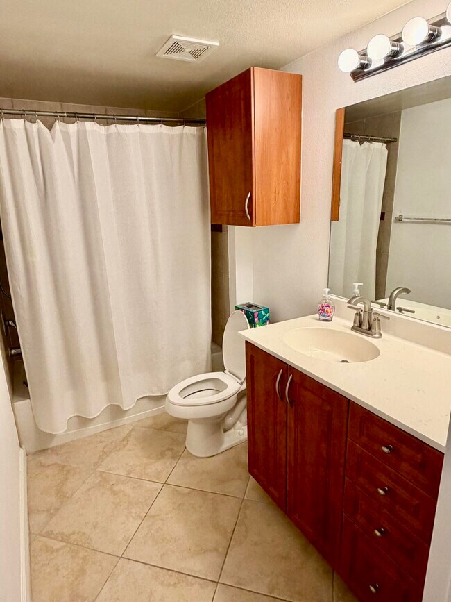 Building Photo - 6521 Emerald Dunes Dr