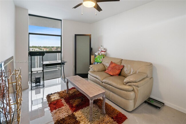 Building Photo - 20515 E Country Club Dr
