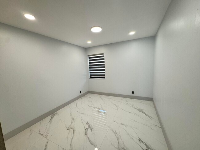 Building Photo - 10225 SW 53rd St