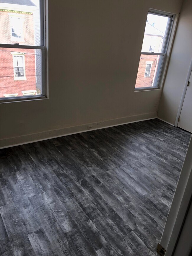 Building Photo - 639 N 12th St