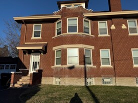 Building Photo - 2565 Orland Ave
