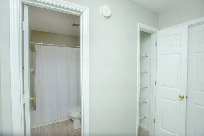 Building Photo - Welcome to your new home in Durham, NC!