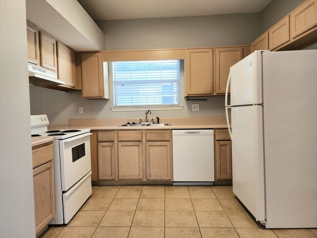 Building Photo - 3/3 available in Audubon Place in Foley