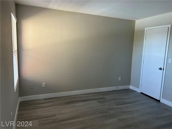 Building Photo - EXCELLENT SILVERADO RANCH CONDO IN INCREDI...