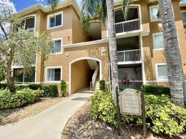 Building Photo - 1840 Florida Club Cir