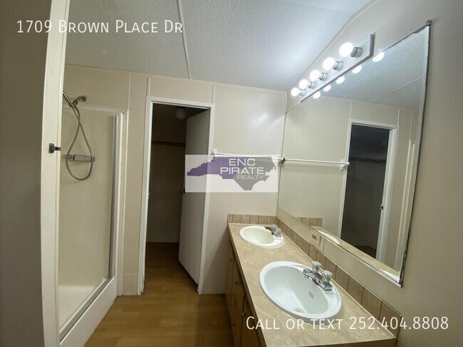 Building Photo - 1709 Brown Pl Dr