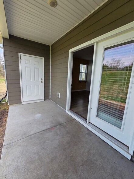 Building Photo - 219 Catherine Ln