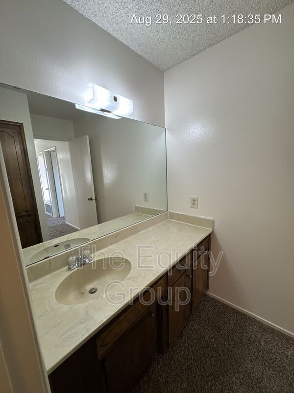 Building Photo - 2426 S Sallee St