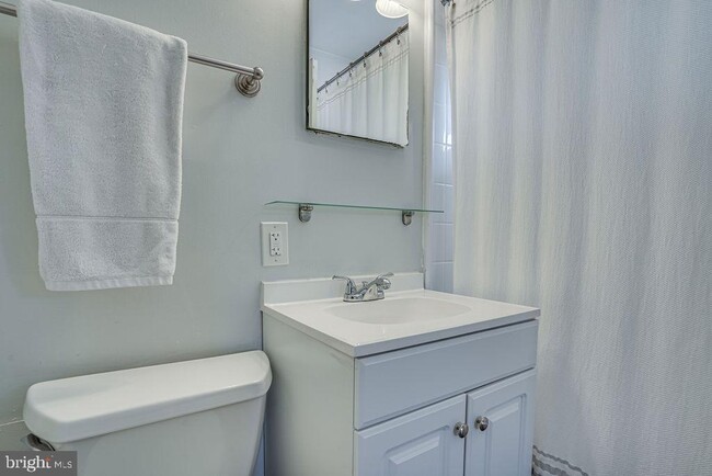 Building Photo - 4801 Apple Tree Dr