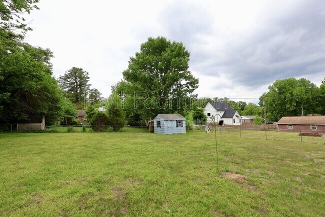 Building Photo - 5913 Osoge Rd
