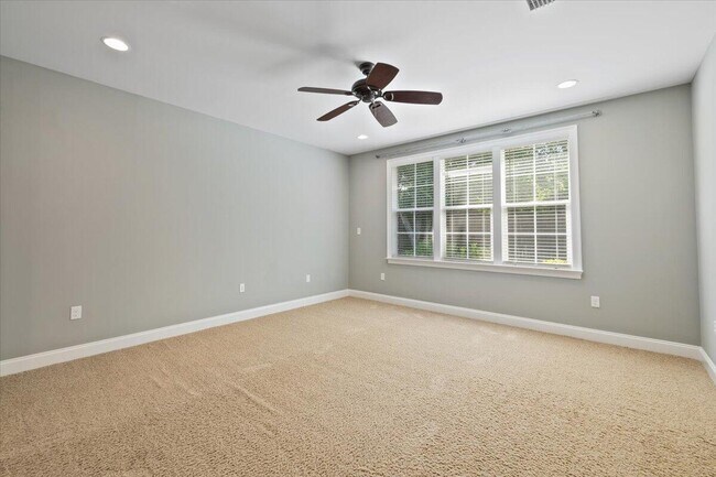 Building Photo - 35 Derby Downs Cir