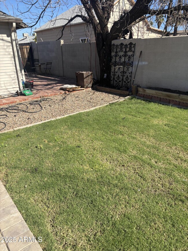 Building Photo - 1329 W Fillmore St