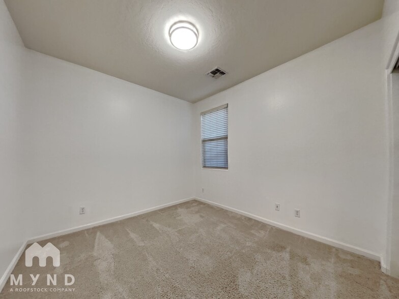 Building Photo - 17964 W Carol Ave