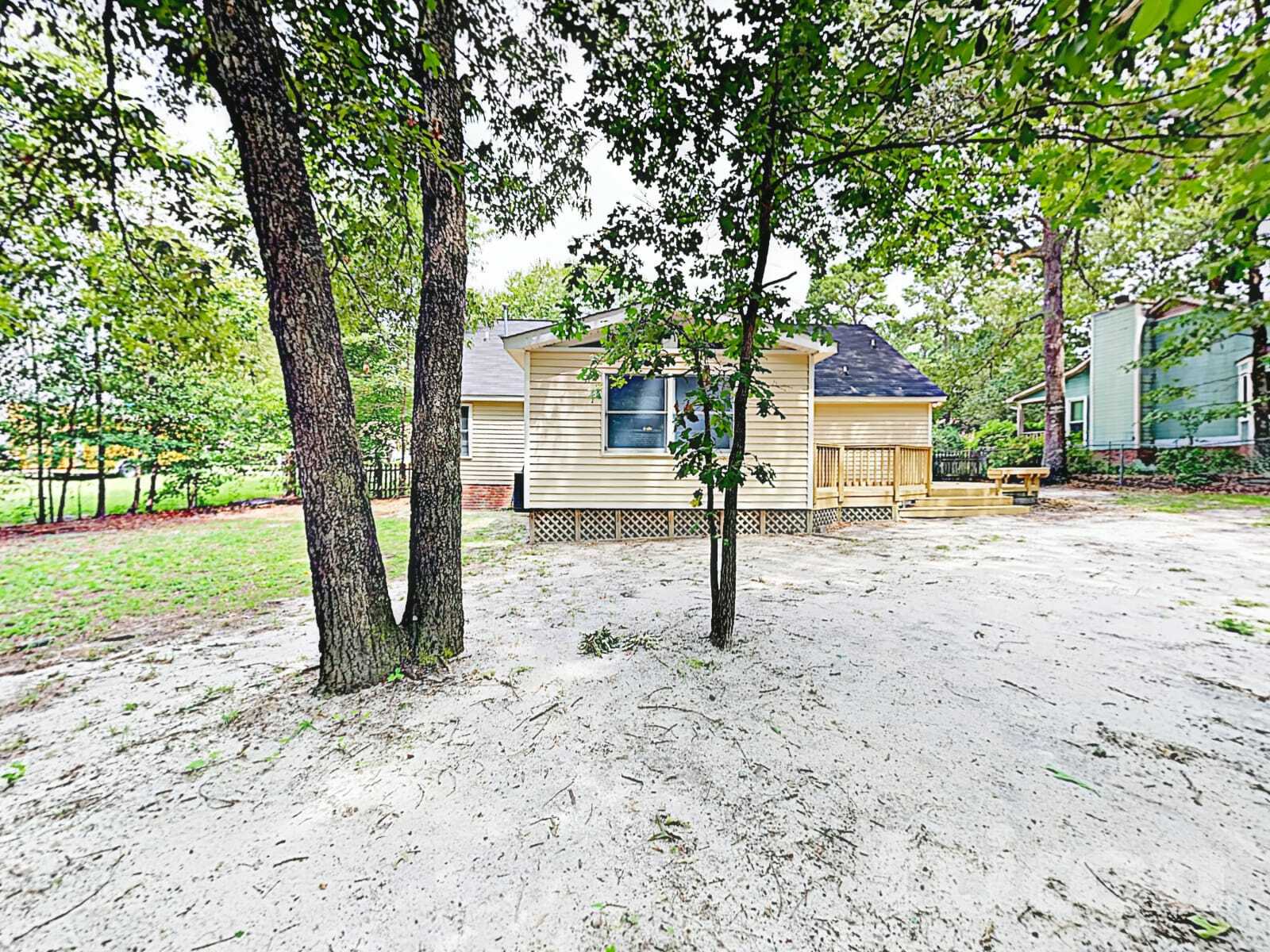 Building Photo - 204 Winslow Way
