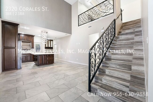 Building Photo - Amazing Townhouse on Shary Rd. for Rent