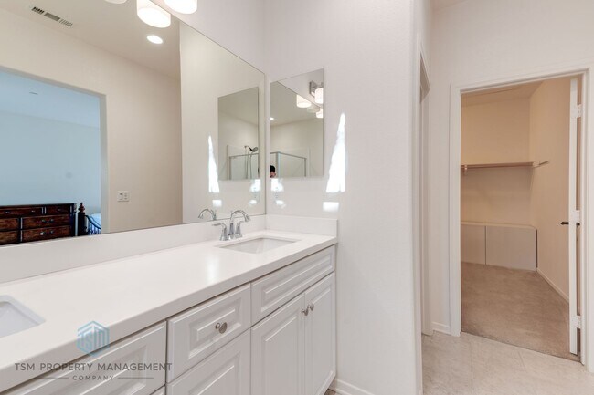 Building Photo - 3250 E Yountville Dr