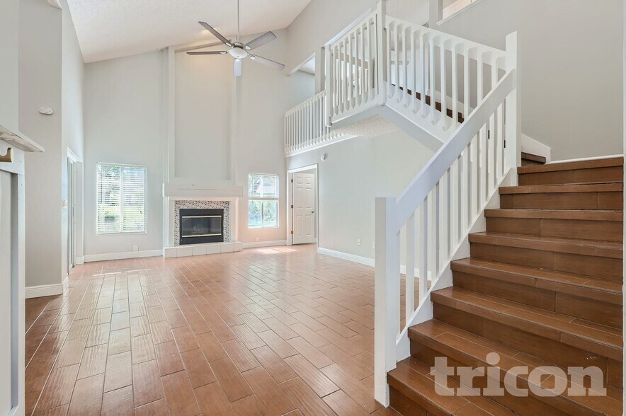 Building Photo - 28534 Tall Grass Dr