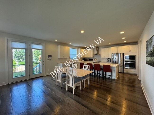 Building Photo - 25459 Byrnes Crossing Dr