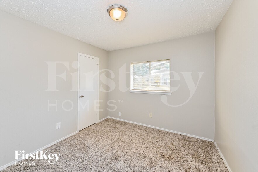 Building Photo - 8403 Rustwood Ct