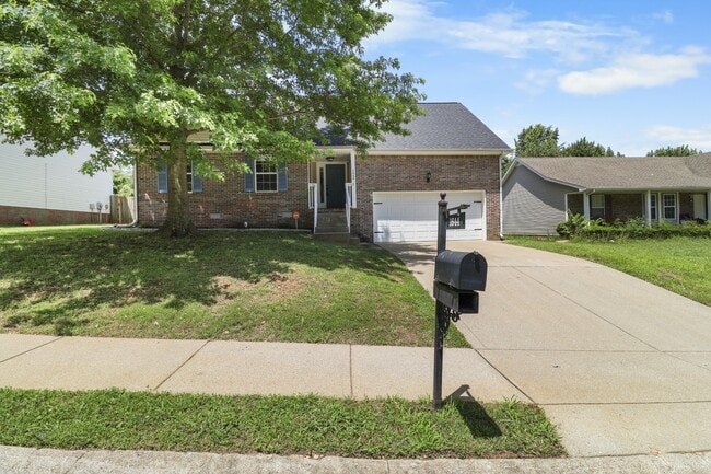 Primary Photo - 1644 Cedar Springs Cir