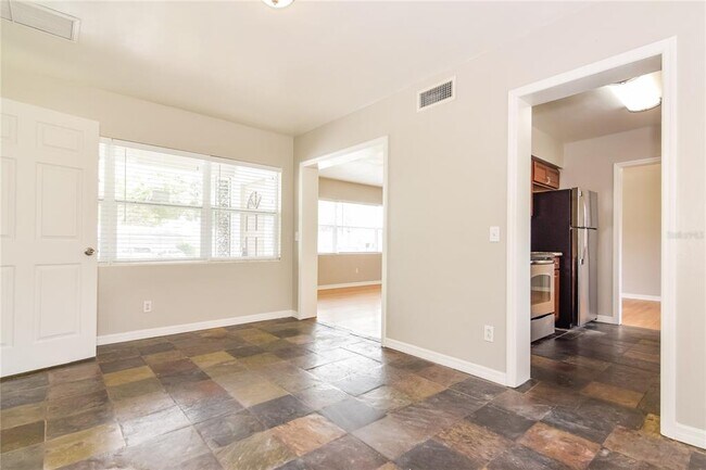 Building Photo - 1354 Whitacre Dr