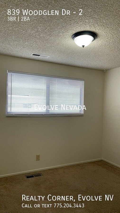 Building Photo - 839 Woodglen Dr