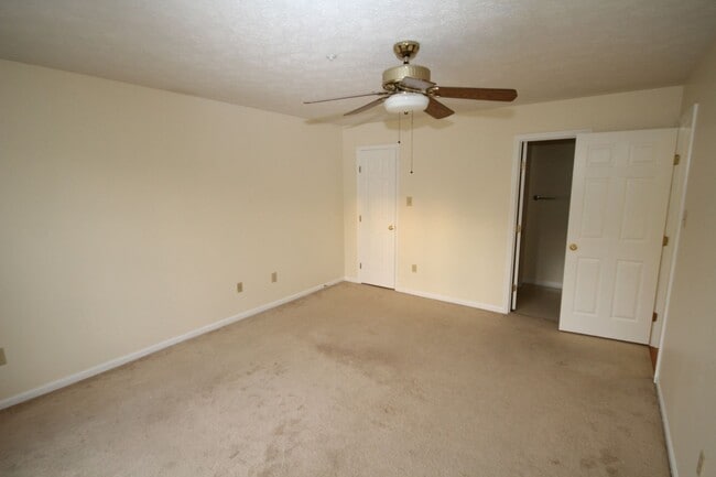 Building Photo - 1002 Jessicas Ct