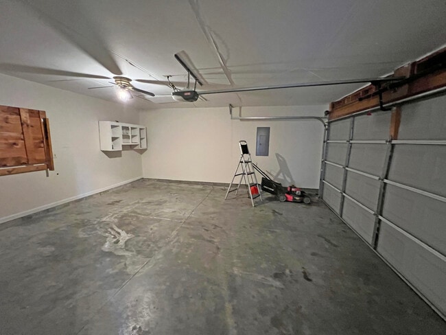 Building Photo - 2130 Algiers St