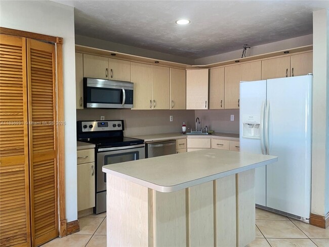 Building Photo - 12979 SW 19th Terrace