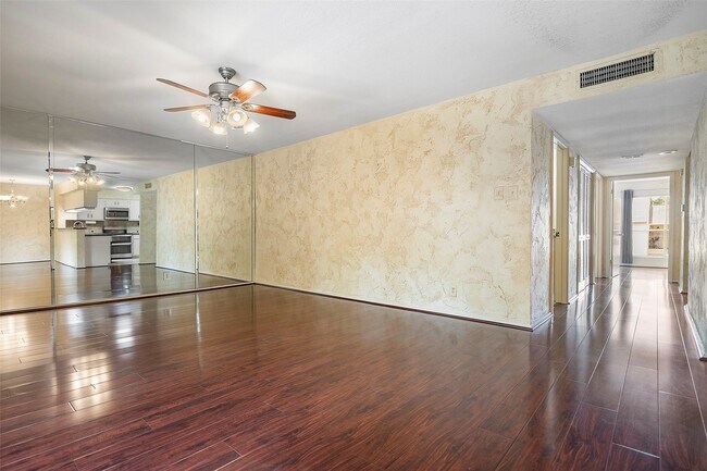 Building Photo - 14515 Wunderlich Dr