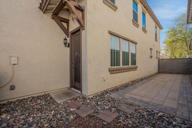 Building Photo - Verrado Living - 4 Bedrooms & 3 Baths!