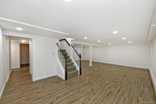 Building Photo - 110 Dix Hills Rd