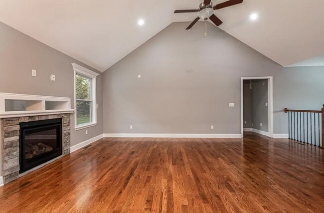 Building Photo - Don't miss out on this beautiful home!